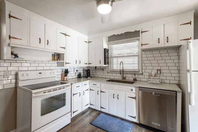 Building Photo - 4117 Edwards Ave
