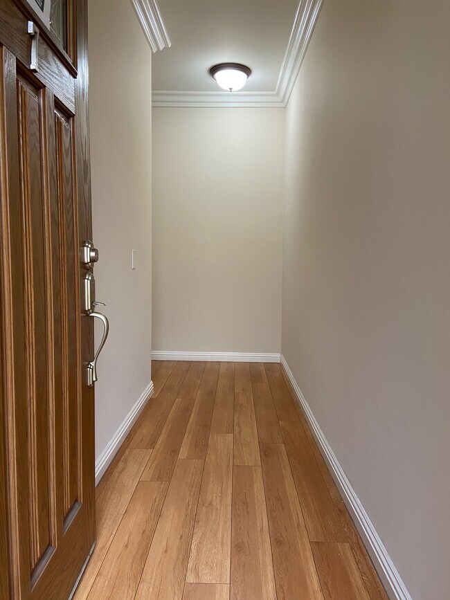 Foto del edificio - 551 W Stocker St