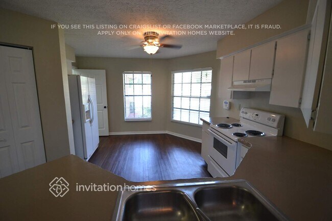 Foto del edificio - 4826 Canterbury Dr