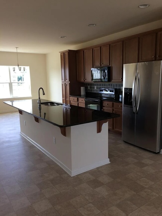 Building Photo - 535 Liam Pl