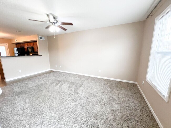Foto del edificio - 2 Bedroom 1.5 Bath Townhome