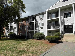 Building Photo - 385 Huse Rd