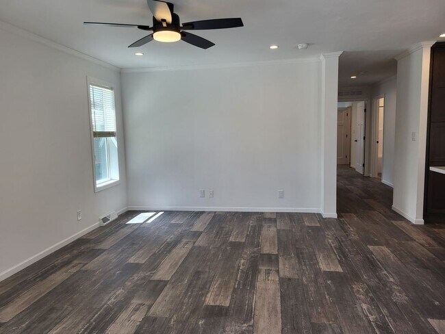 Foto del edificio - 1116 Candlewood Rd
