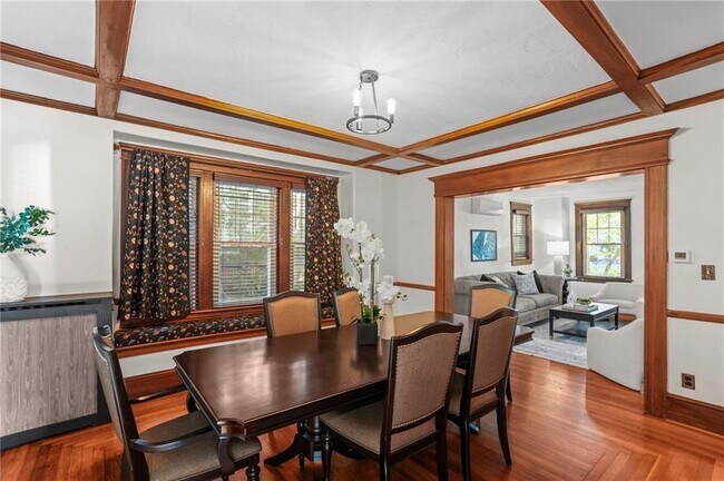 Foto del edificio - 36 Mt Hope Ave