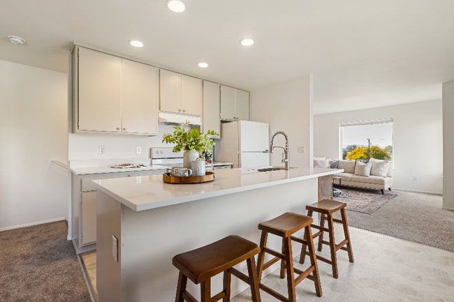 Building Photo - 2103 W Xenia Ln
