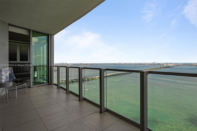 Foto del edificio - 2900 NE 7th Ave