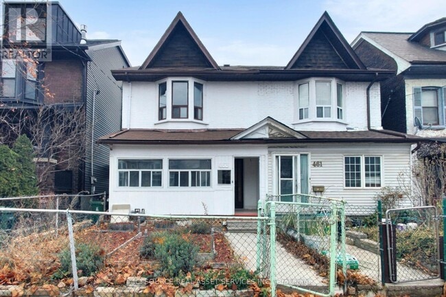 Building Photo - 463 Pape Ave