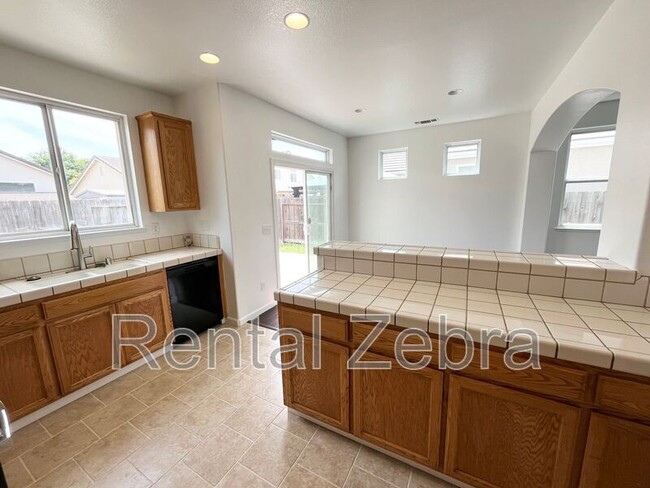 Foto del edificio - 3120 Dinkey Creek Ave