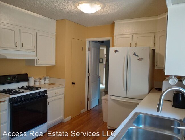 Building Photo - 2 br, 1 bath House - 414 20th St.