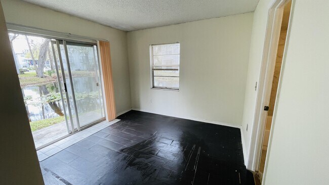 Building Photo - 7120 Waterside Dr