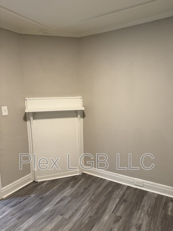 Building Photo - 109 Ware St