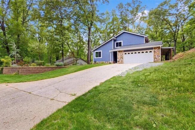 Building Photo - 9485 Martin Rd