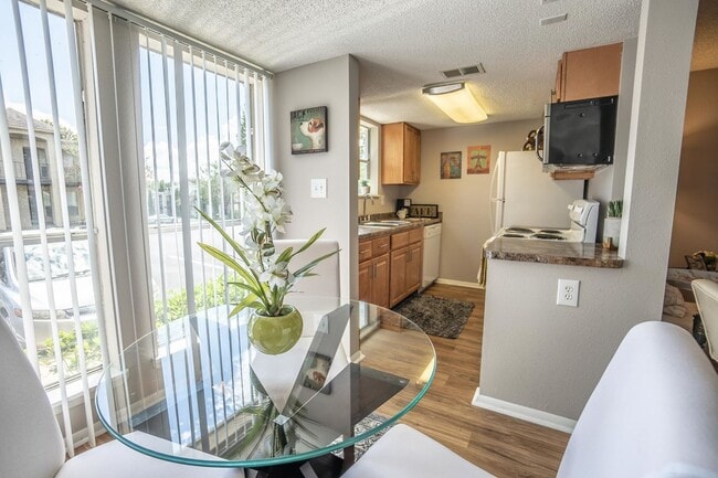 Interior Photo - Parkway Square Apartments