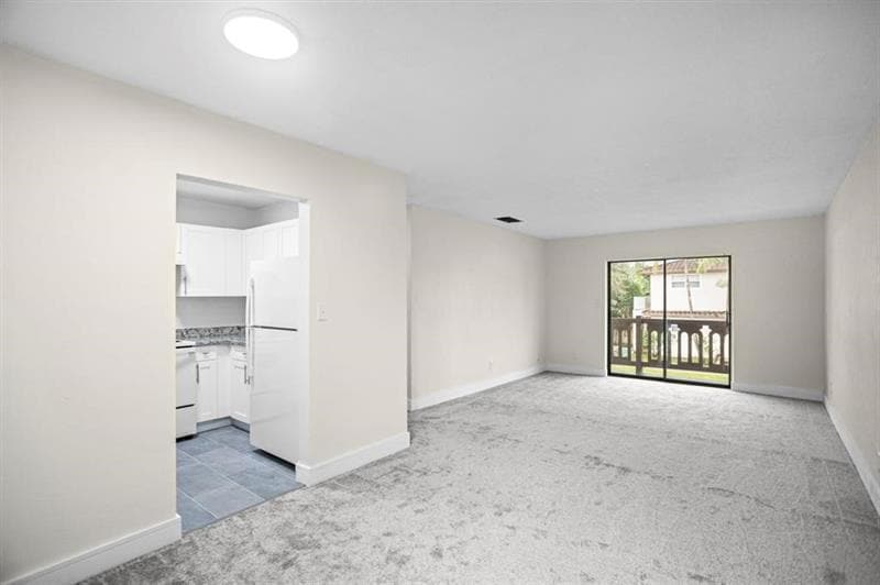 Foto principal - 493 NW 43rd St