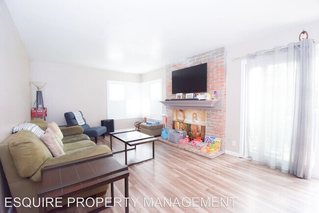Foto del edificio - 3 br, 2 bath House - 1887 MONTGOMERY AVE