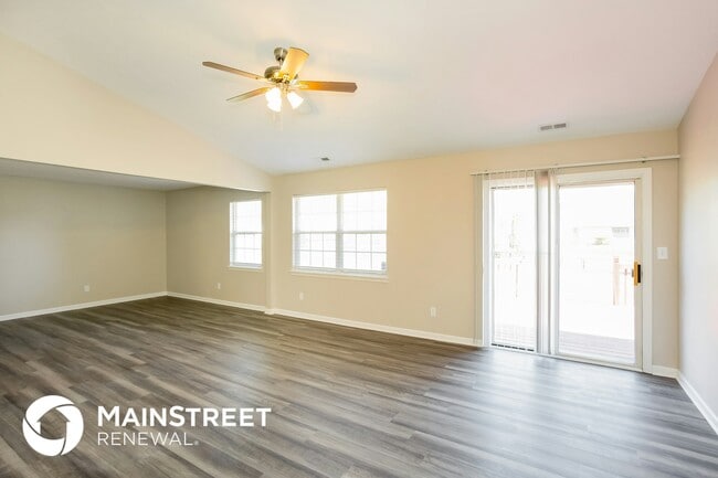 Building Photo - 176 Lullaby Ct