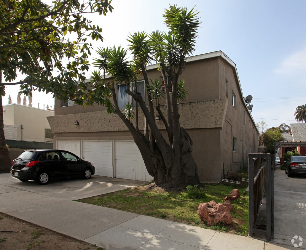 Primary Photo - 1444 Euclid St