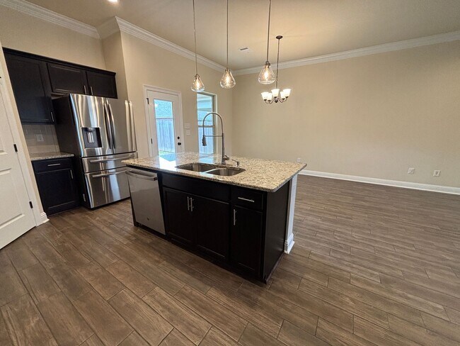 Building Photo - GATED COMMUNITY OF WILLOW HEIGHTS