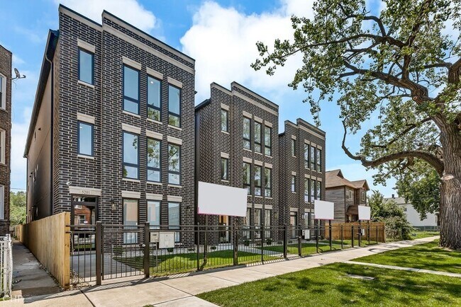Building Photo - 5203 S Wabash Ave