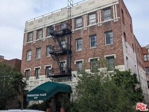 Building Photo - 607 S Dunsmuir Ave