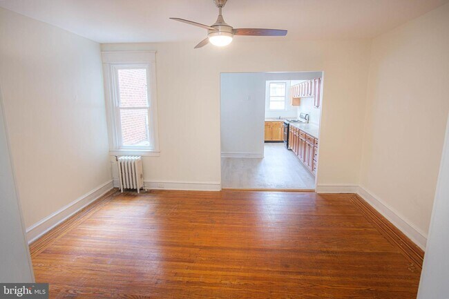 Foto del edificio - 5705 Woodcrest Ave