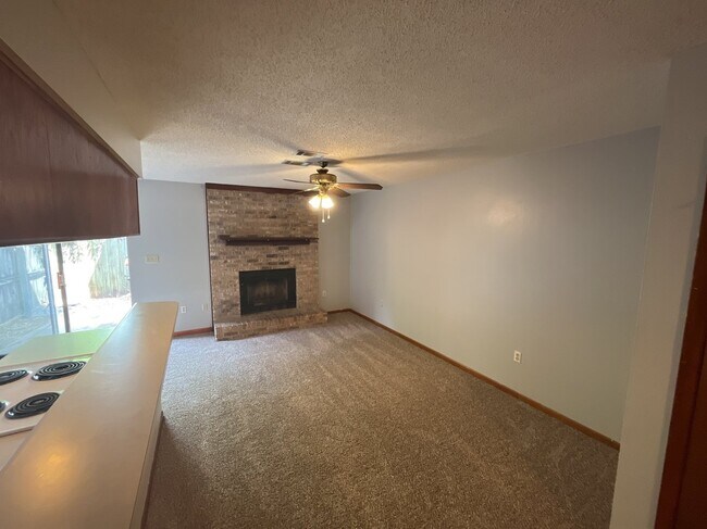 Building Photo - 320 Olympia Ct
