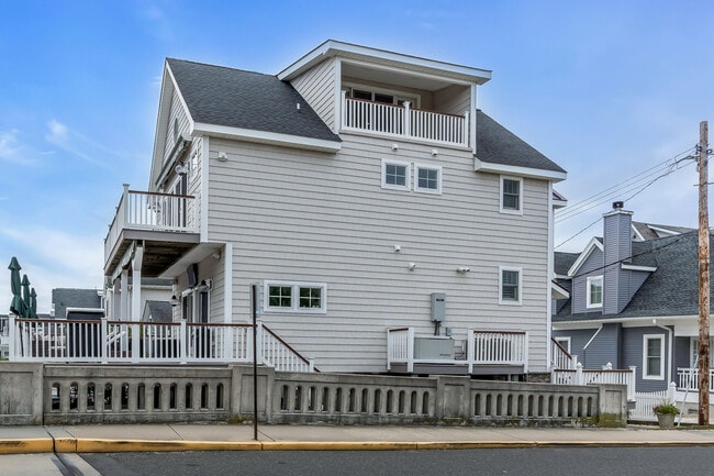 Building Photo - 93 Ocean Ave