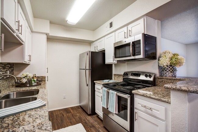 Interior Photo - Waterstone Alta Loma Apartments