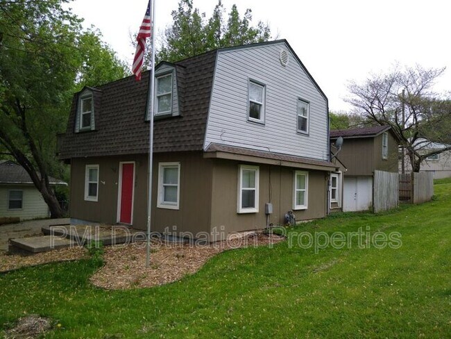 Building Photo - 3748 N Prospect Ave