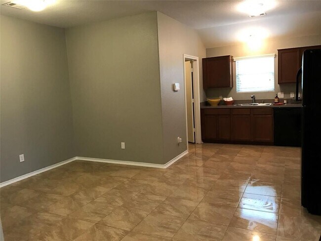 Building Photo - 805 Katydid Ct