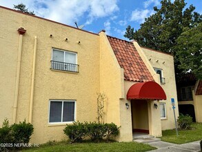 Building Photo - 3919 Bell Tower Dr