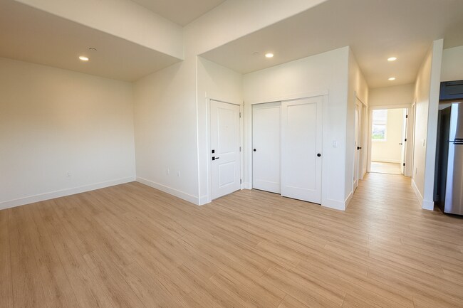 Foto del edificio - 470 NW Fir Ave