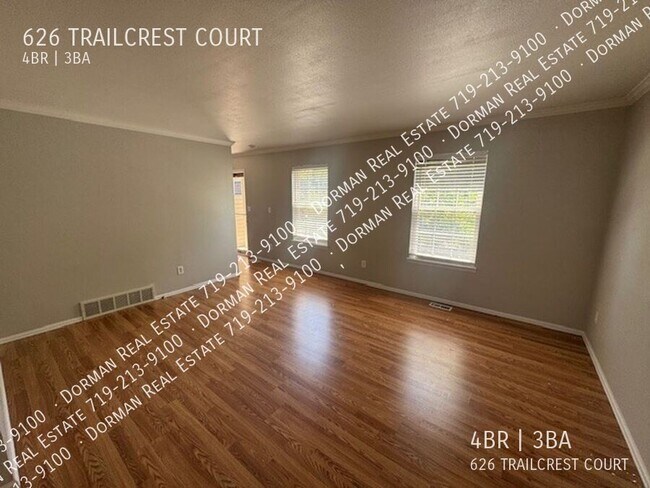 Foto del edificio - 626 Trailcrest Ct