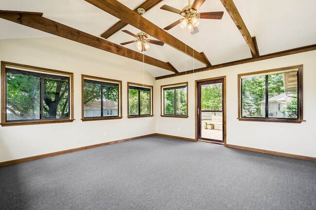 Building Photo - 2700 Millview Dr