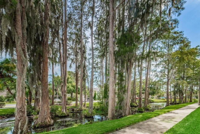 Foto del edificio - 2480 Cypress Pond Rd, #115