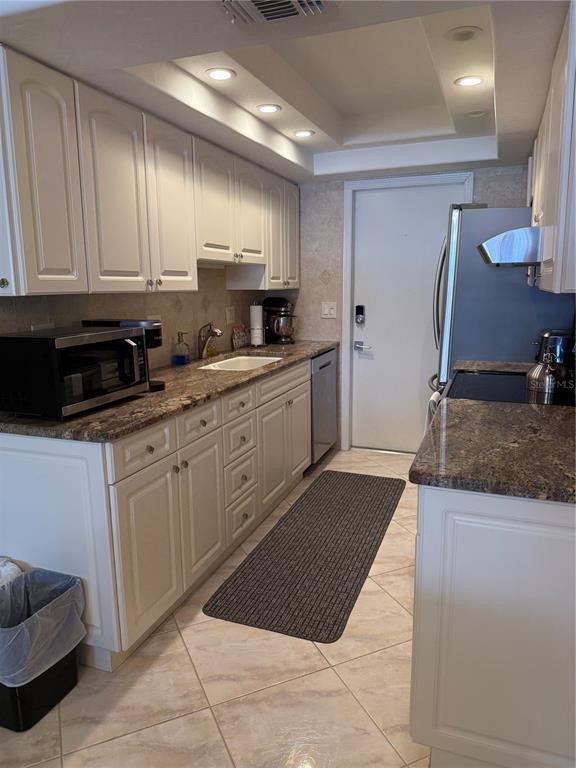 Building Photo - 3806 Gulf of Mexico Dr