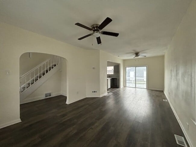 Building Photo - 3 Bed Toledo House MINT Condition!