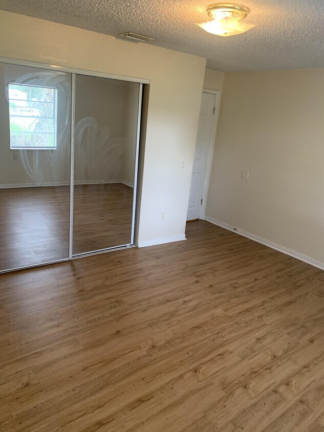 1222 Taylor St, Auburndale, FL 33823 Condo for Rent in Auburndale, FL