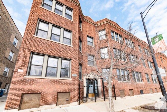 Foto del edificio - 1310 W Montrose Ave