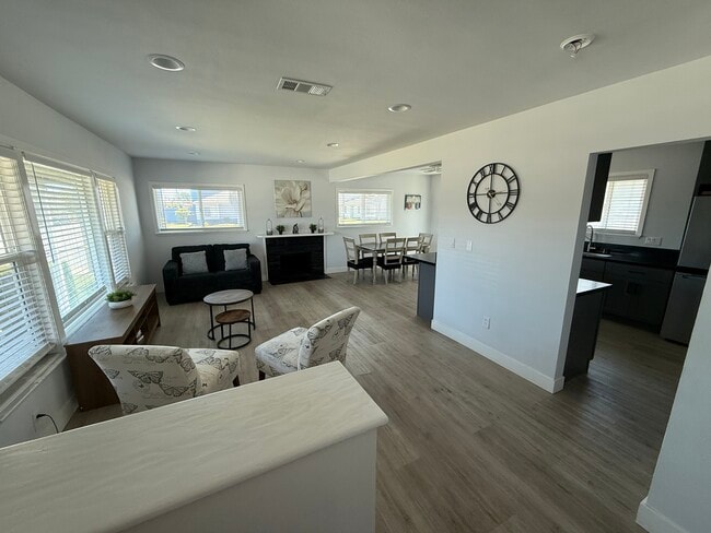 Foto del edificio - 13471 Jackson St