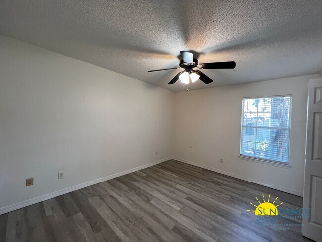 Foto del edificio - Great 2 Bedroom Unit in Crestview!