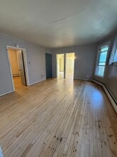 Building Photo - 403 E Johnson St Building Photo - 403 E Johnson St