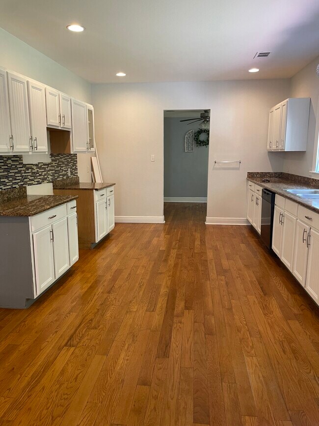 Foto del edificio - 1000 Dunbar Ave