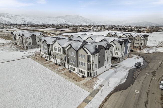 Building Photo - 1804 Sawmill Blvd E