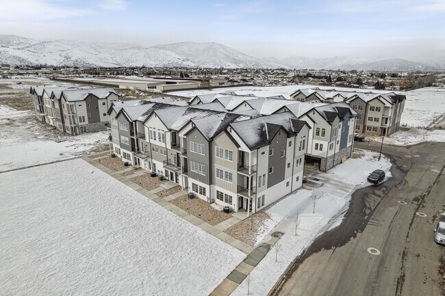 Foto del edificio - 1804 Sawmill Blvd E