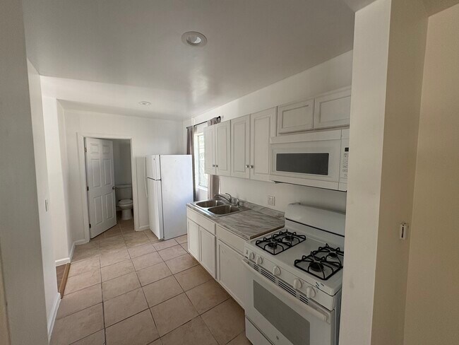 Kitchen - 3321 W 63rd St