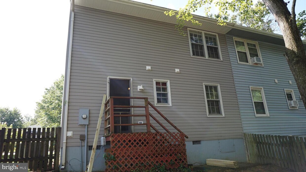 Primary Photo - 17 Birch Ln