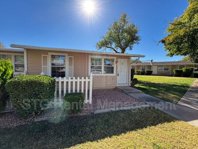 Foto del edificio - 600 N 2450 E