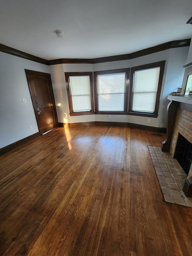 Building Photo - Kendall2550