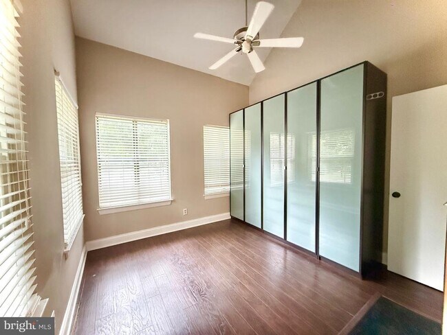 Foto del edificio - 13407 Shady Knoll Dr